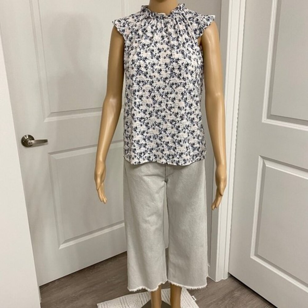 Adrianna Papell Floral Print Ruffled Neck Top. Multicolor. Medium.